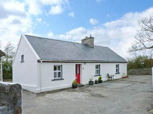 Self catering breaks at Farm Cottage in Kilmihil, County Clare