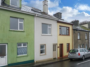 Self catering breaks at Quayside House in Roundstone, County Galway