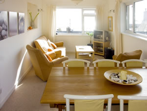 Self catering breaks at Bay Flat in Saundersfoot, Pembrokeshire