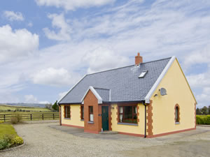 Self catering breaks at Eden Lodge Cottage in Ennis, County Clare