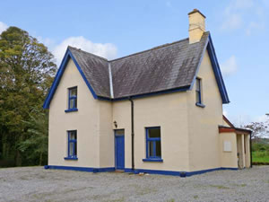 Self catering breaks at Gardeners Cottage in Ballymote, County Sligo